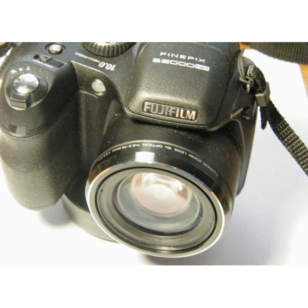 Fujifilm FinePix S2000HD 10.0 Mp